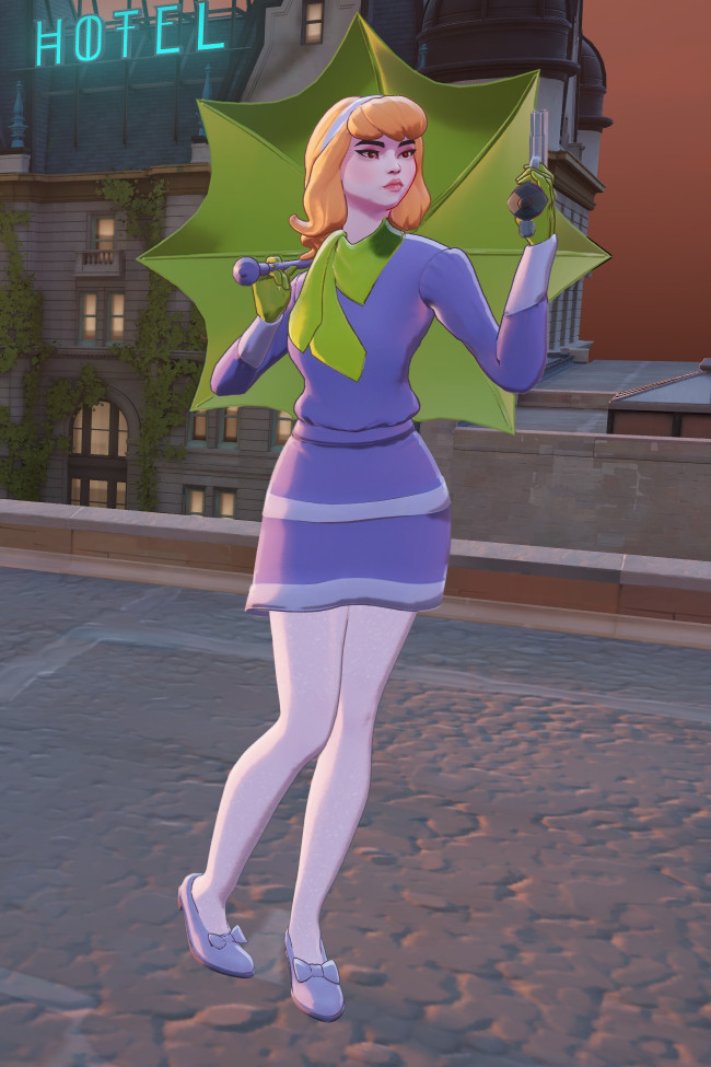 Daphne Mina Halloween Costume screenshot